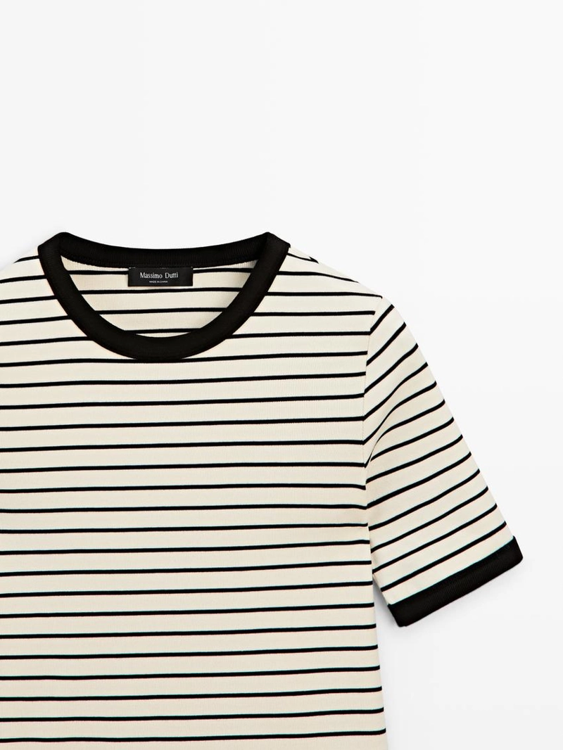 Футболка с короткими рукавами в полоску контрастного цвета