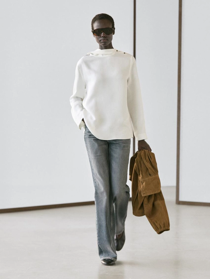 Рубашка с драпировкой и пуговицами