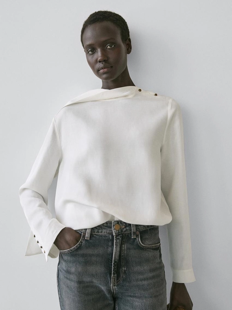 Рубашка с драпировкой и пуговицами