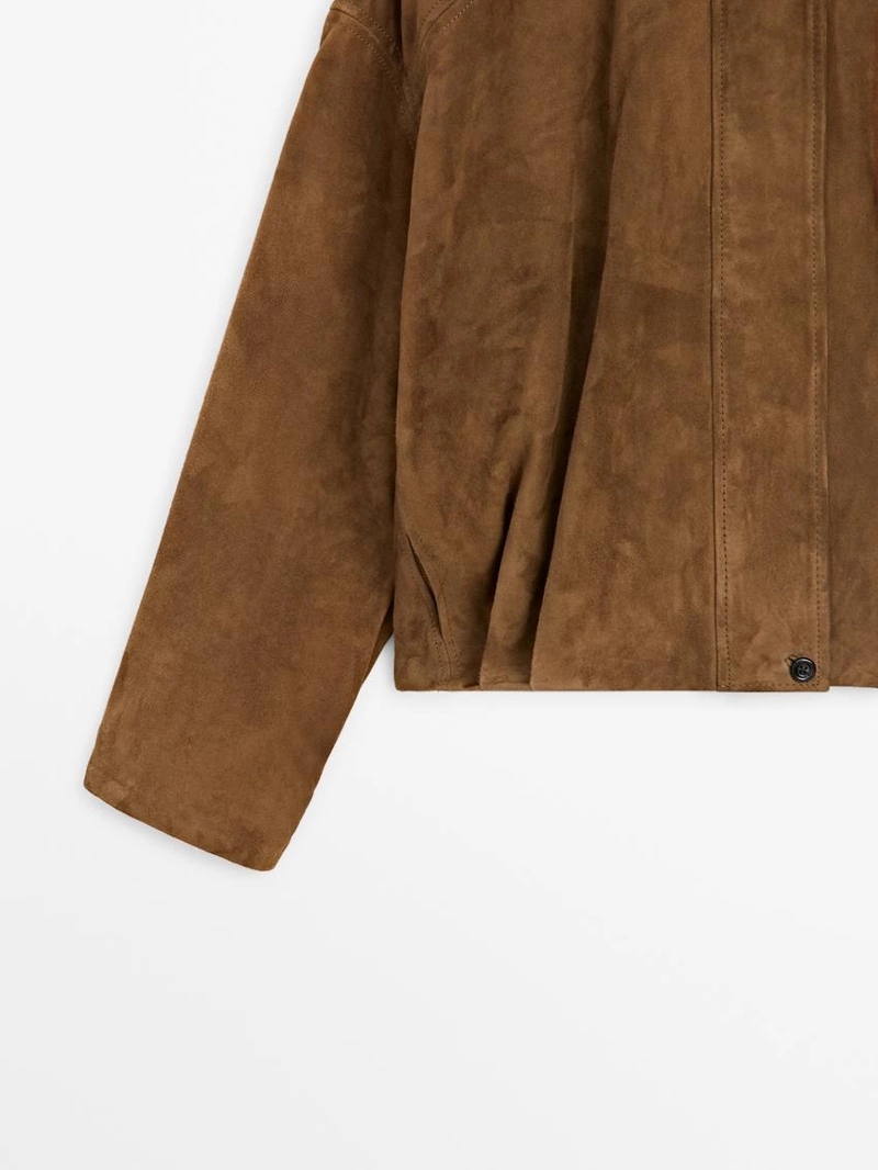 Короткая кожаная бомбер-куртка из замши