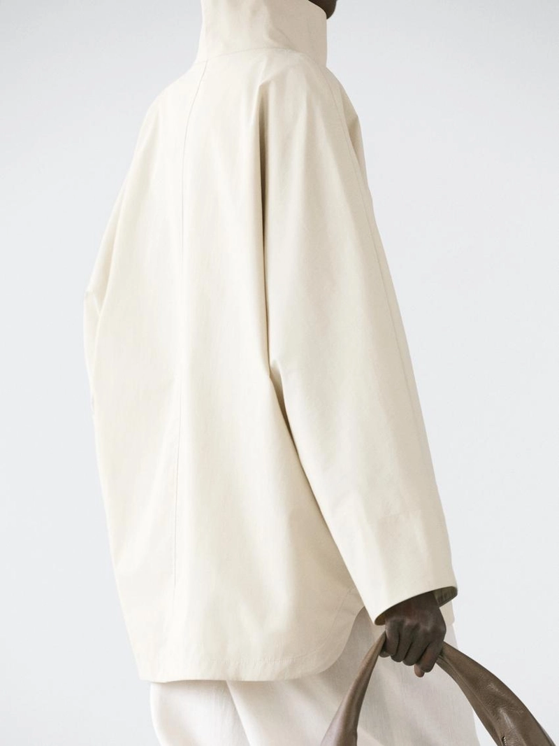 Куртка с деталями высокого воротника