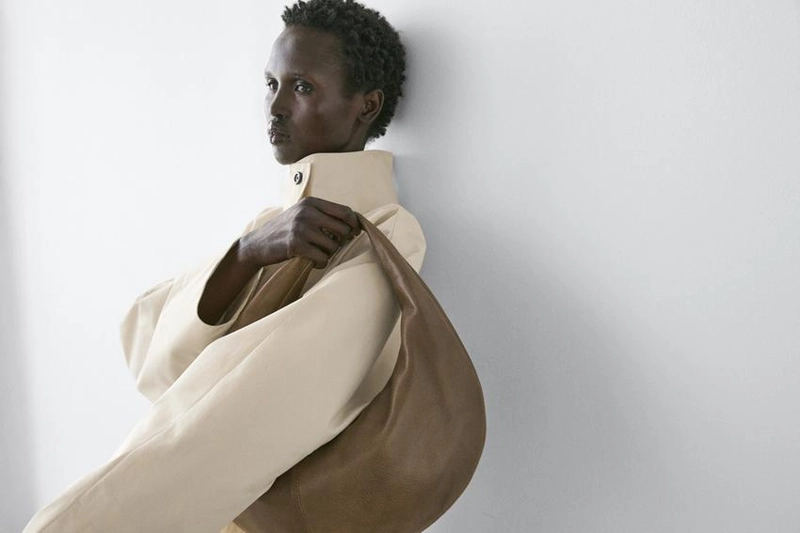 Куртка с деталями высокого воротника