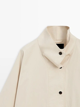 Куртка с деталями высокого воротника- Заказать в России