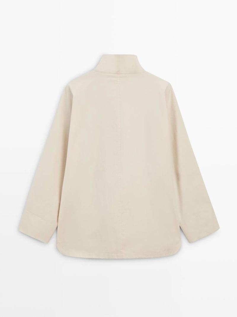 Куртка с деталями высокого воротника