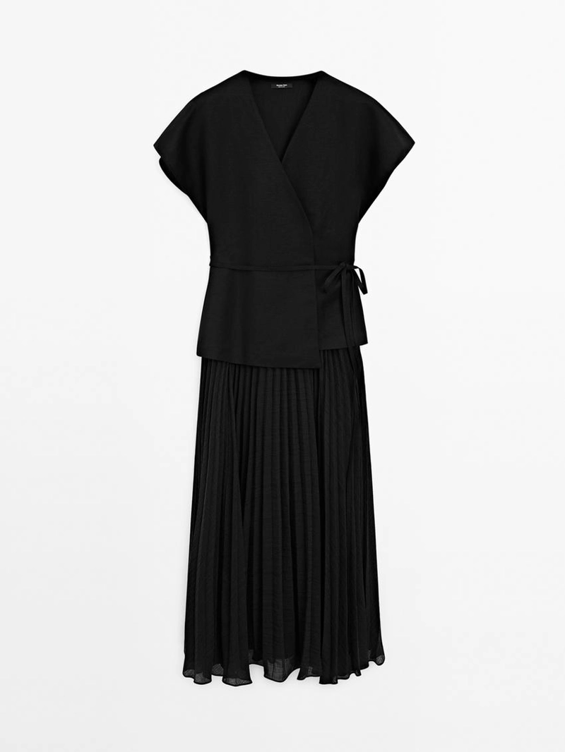 Длинное платье с плиссированной юбкой и деталями жилета