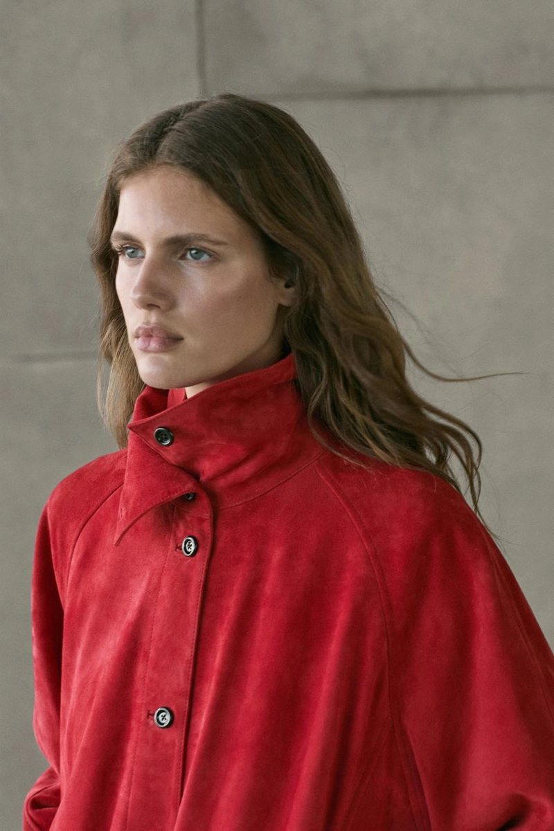 Куртка-бомбер из замши