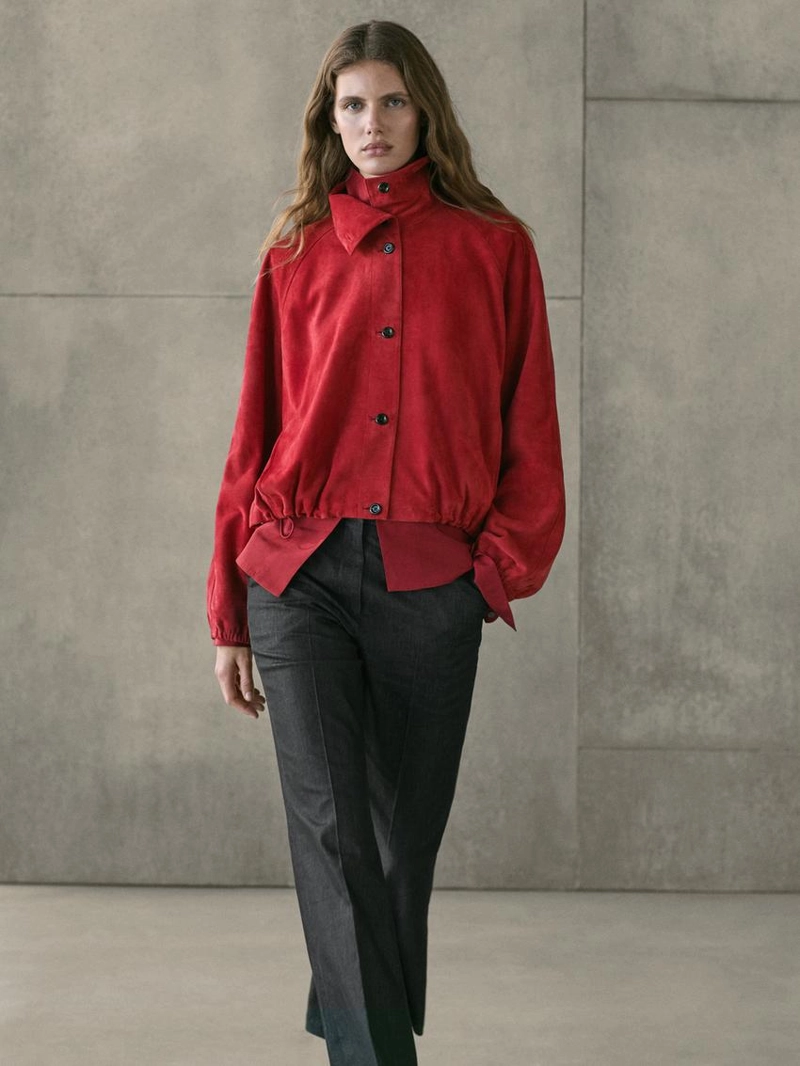 Куртка-бомбер из замши