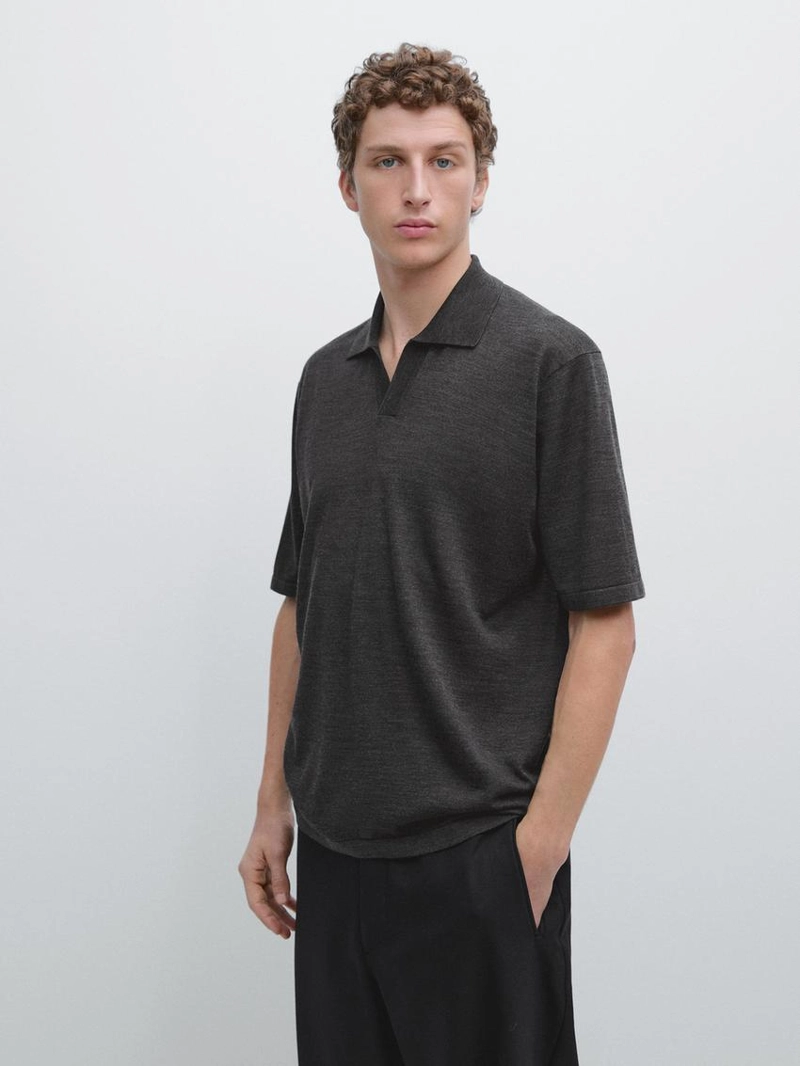 Поло с v-образным вырезом