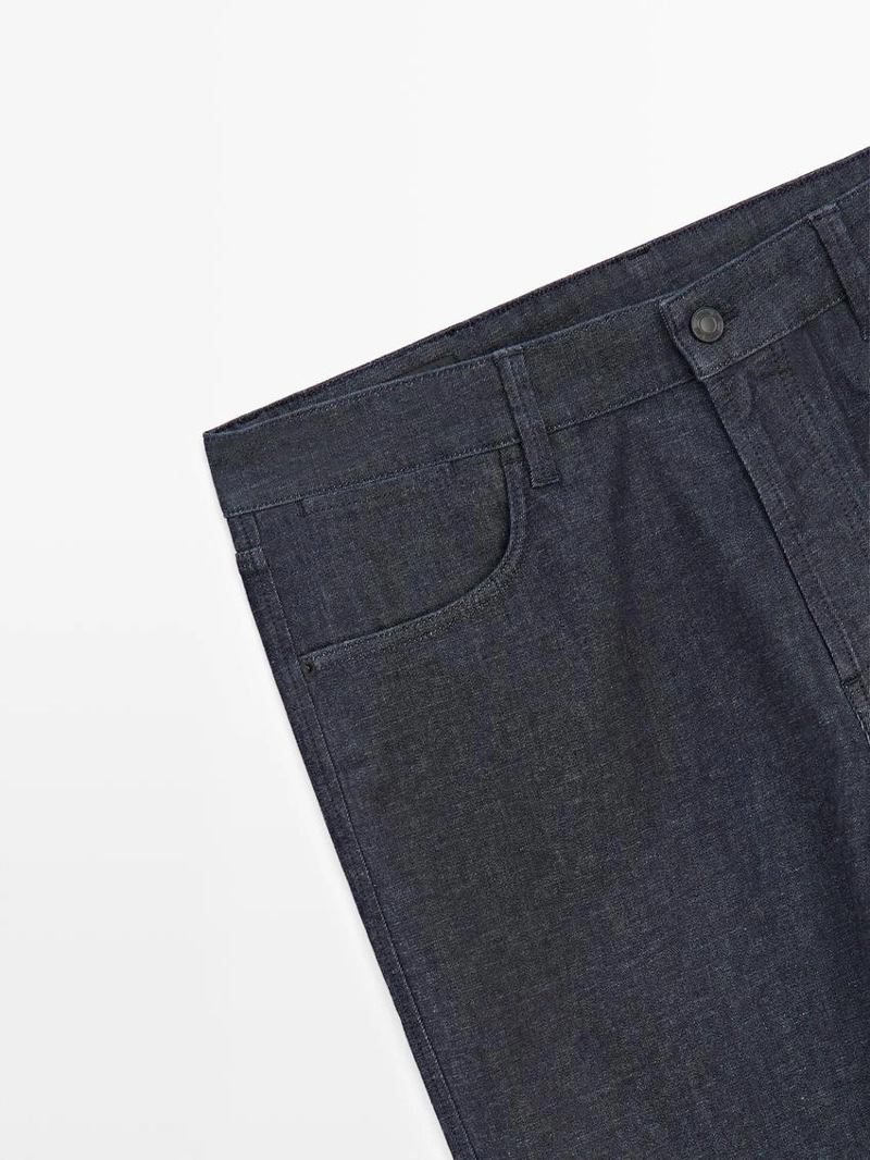 Джинсы легкого slim-fit с отбеленной отделкой