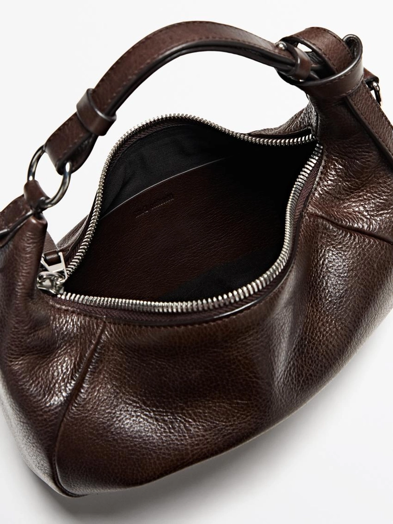 Сумка из натуральной кожи с металлической пряжкой