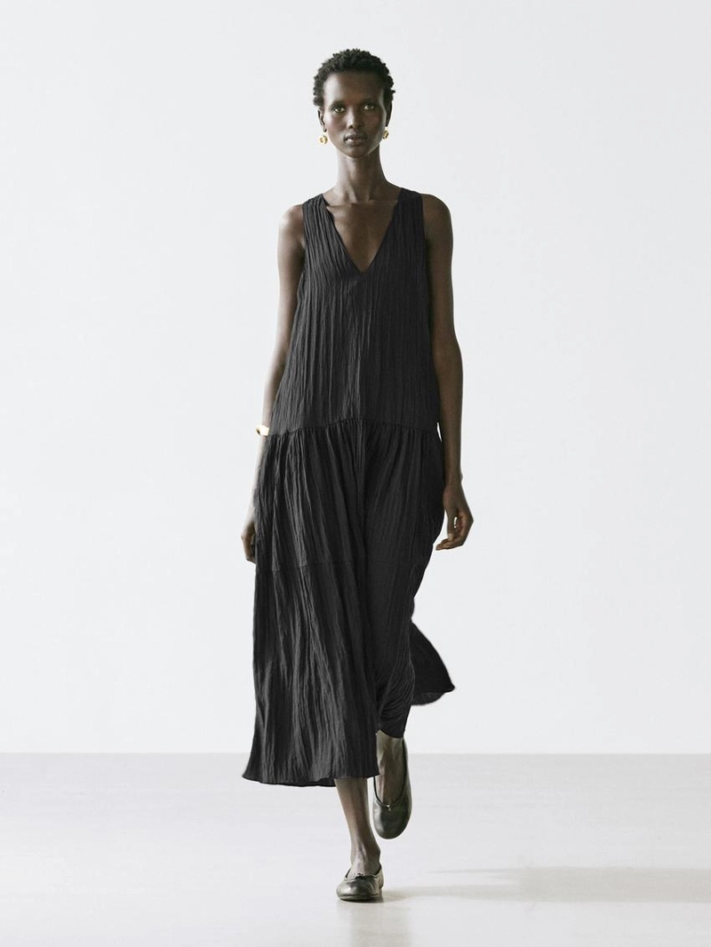 Платье миди с плиссировкой