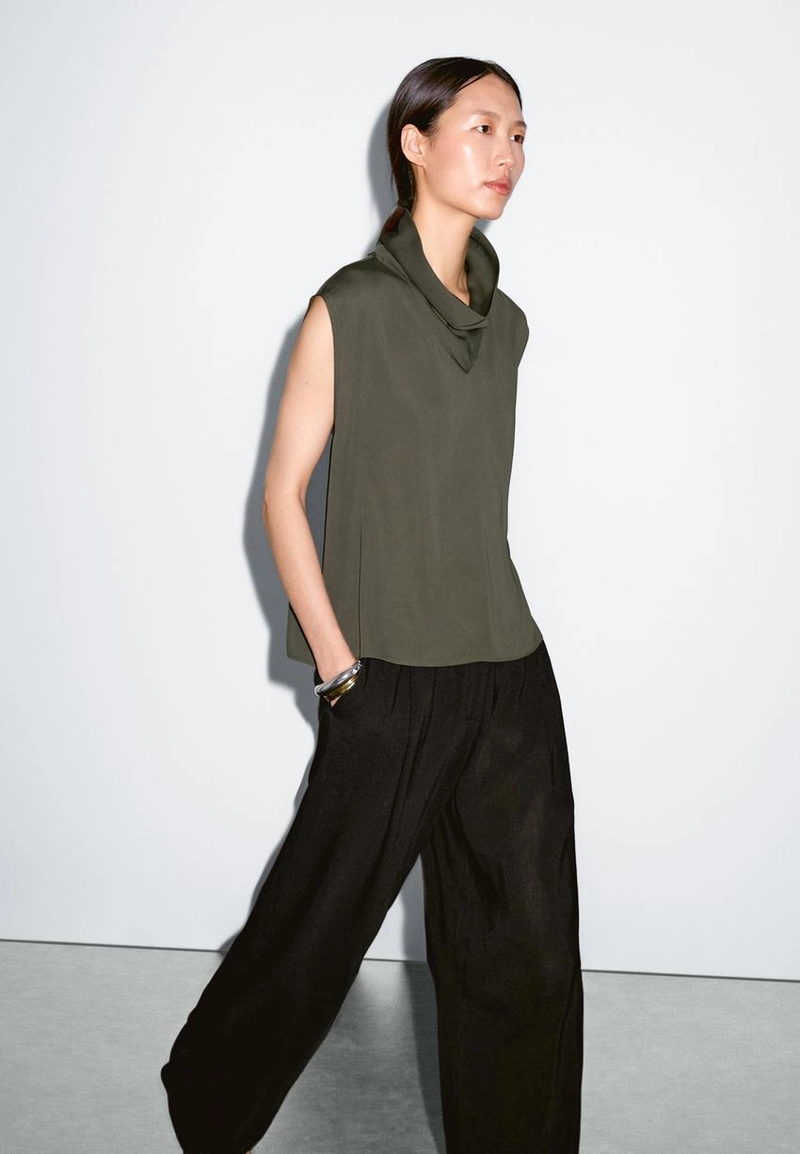 Рубашка с драпировкой на воротнике