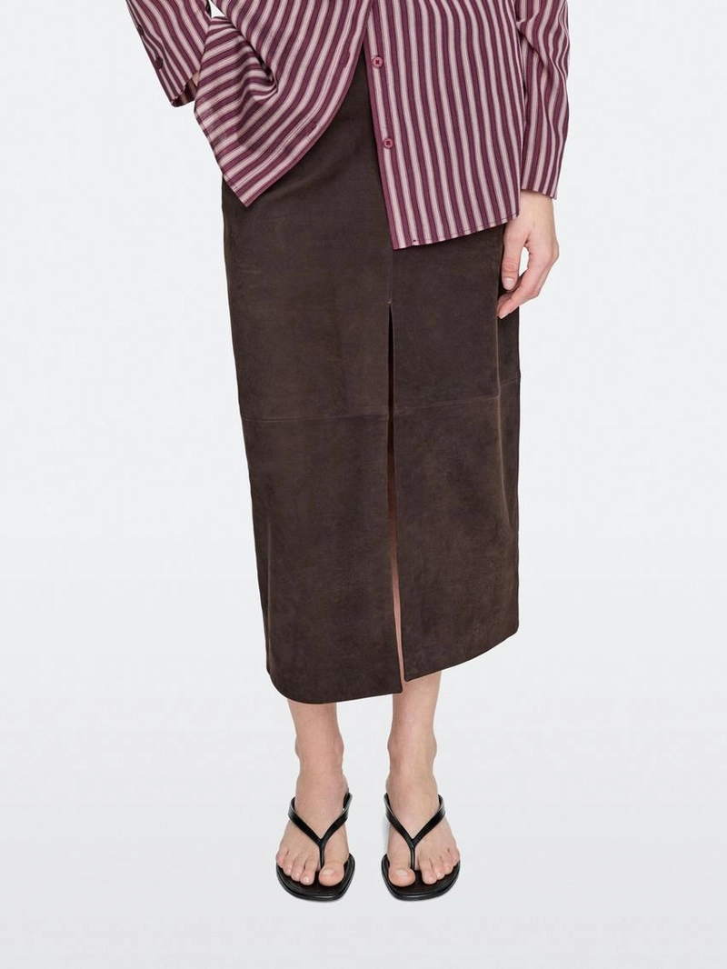 Босоножки на среднем каблуке с разделяющим пальцем