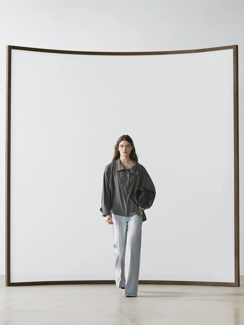 Рубашка в полоску с воротником