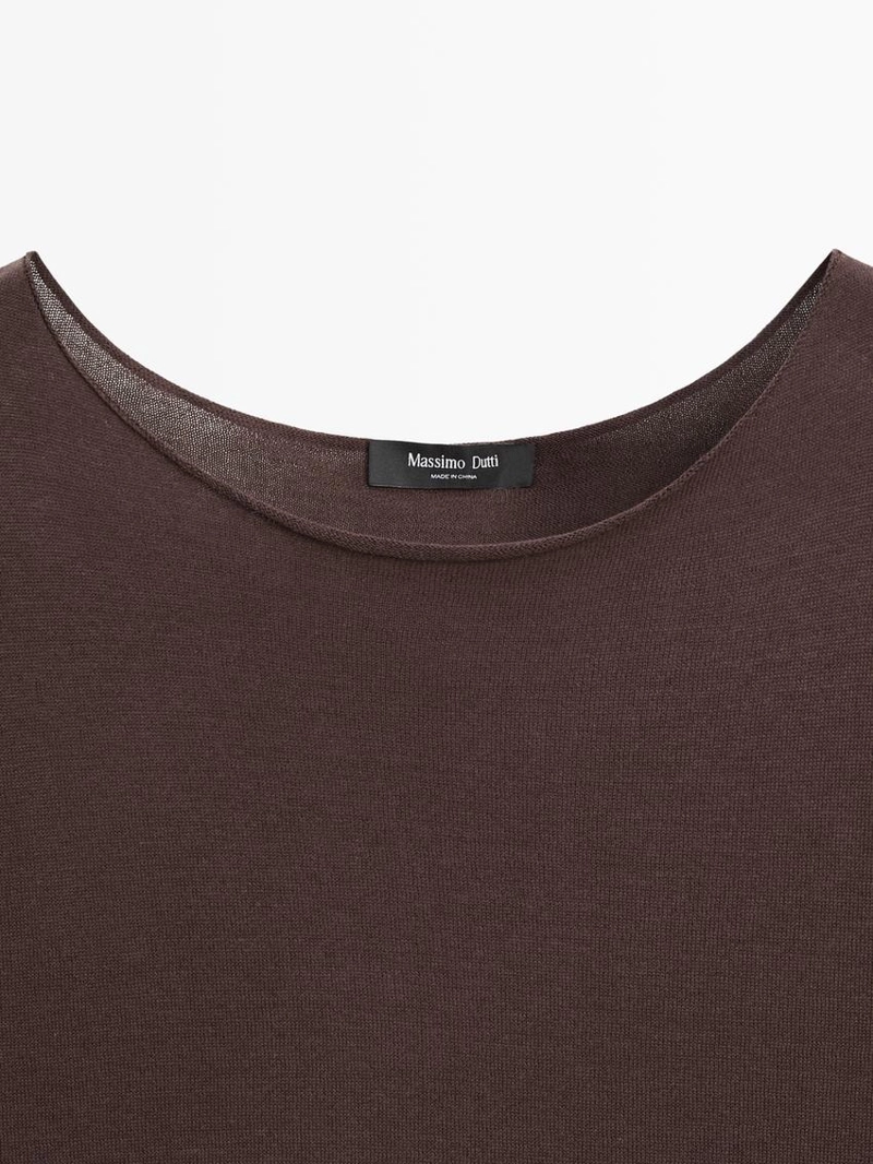 Футболка с длинным рукавом и кружевными деталями