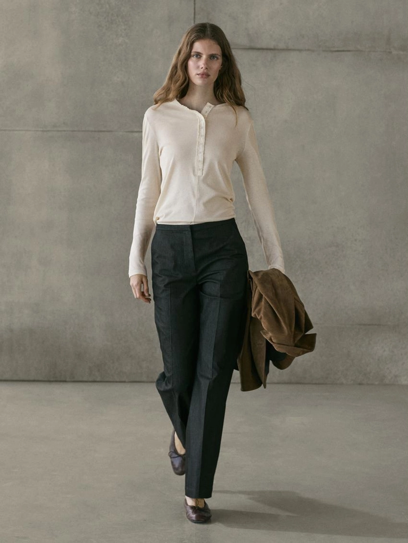 Футболка из хлопка с пуговицами