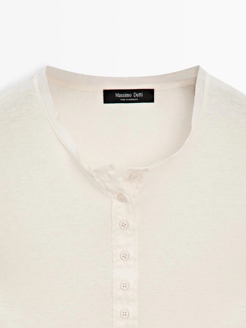 Футболка из хлопка с пуговицами