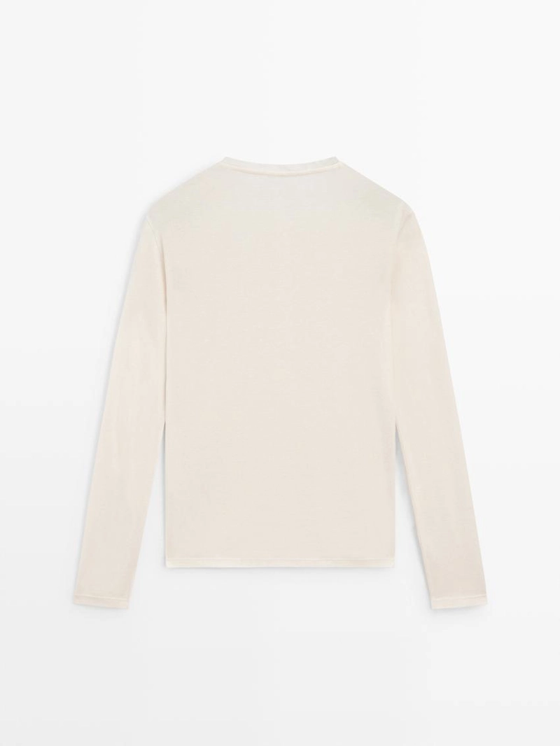 Футболка из хлопка с пуговицами