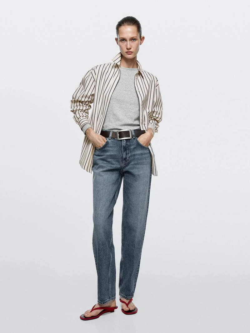 Джинсы с завышенной талией и свободным кроем