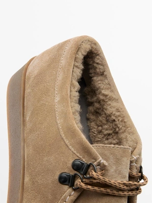 Туфли с разрезной кожаной подкладкой и мокрым мысом- Заказать в России