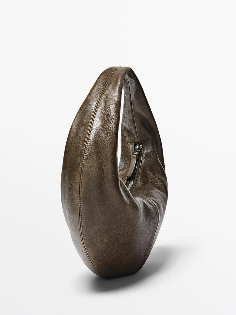 Сумка из натуральной кожи в форме полумесяца