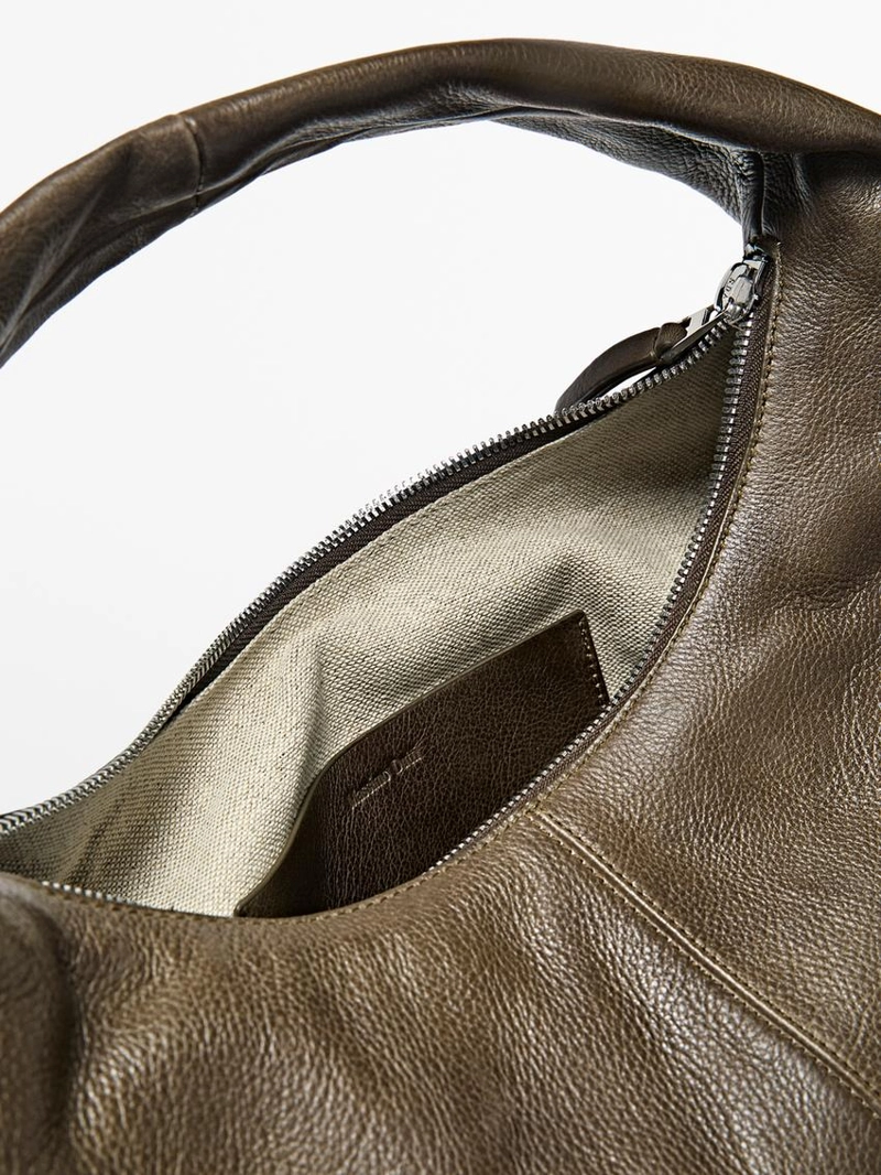 Сумка из натуральной кожи в форме полумесяца