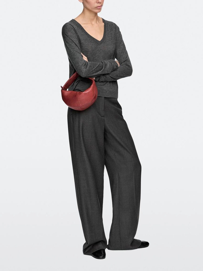 Сумка мини полумесяц из кожи наппа