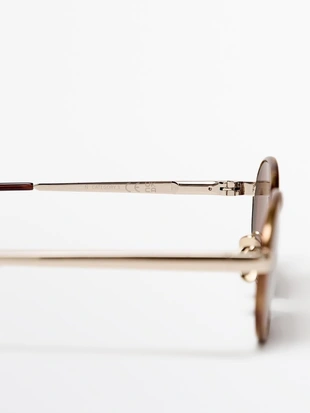 Солнцезащитные очки с контрастной оправой- Заказать в России