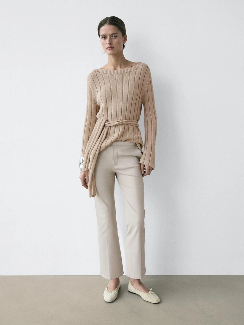 Брюки со средней посадкой и расклешенным кроем