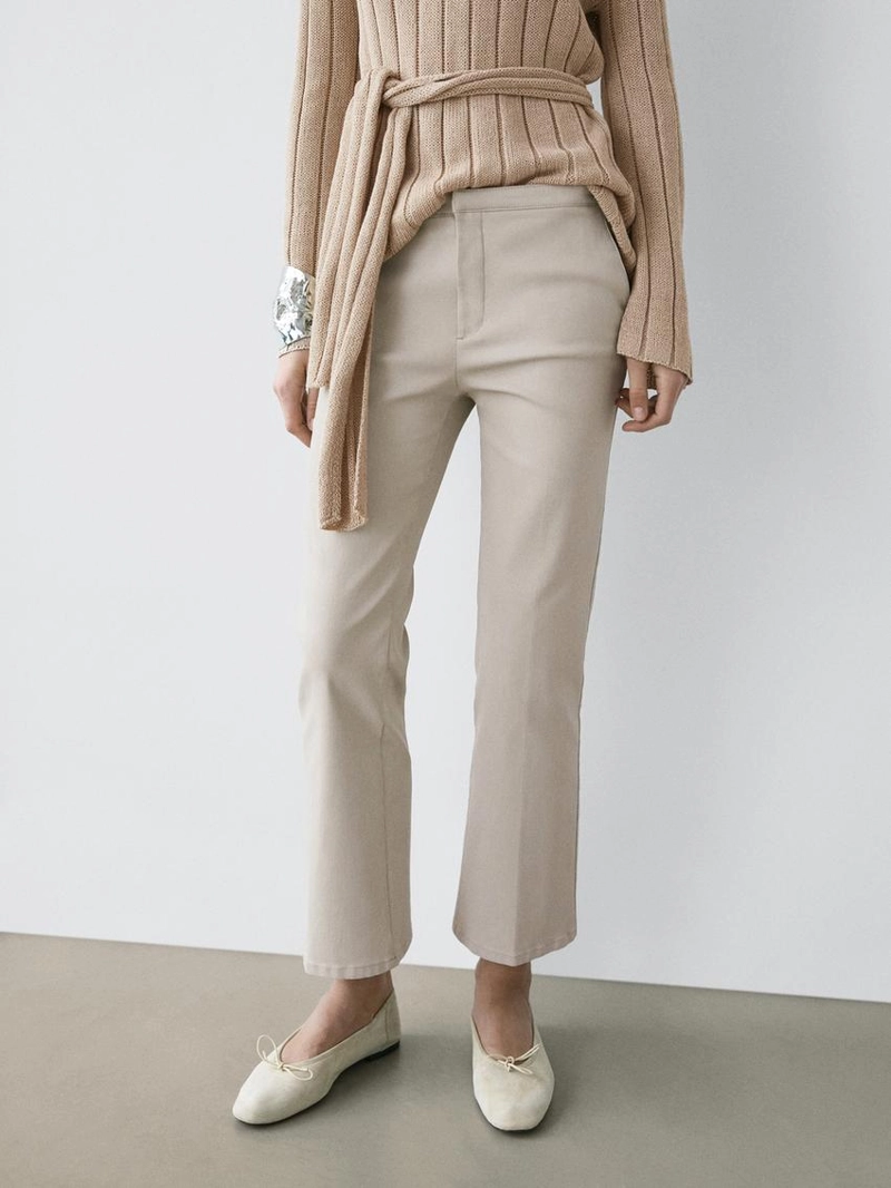 Брюки со средней посадкой и расклешенным кроем