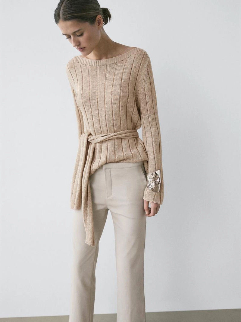 Брюки со средней посадкой и расклешенным кроем