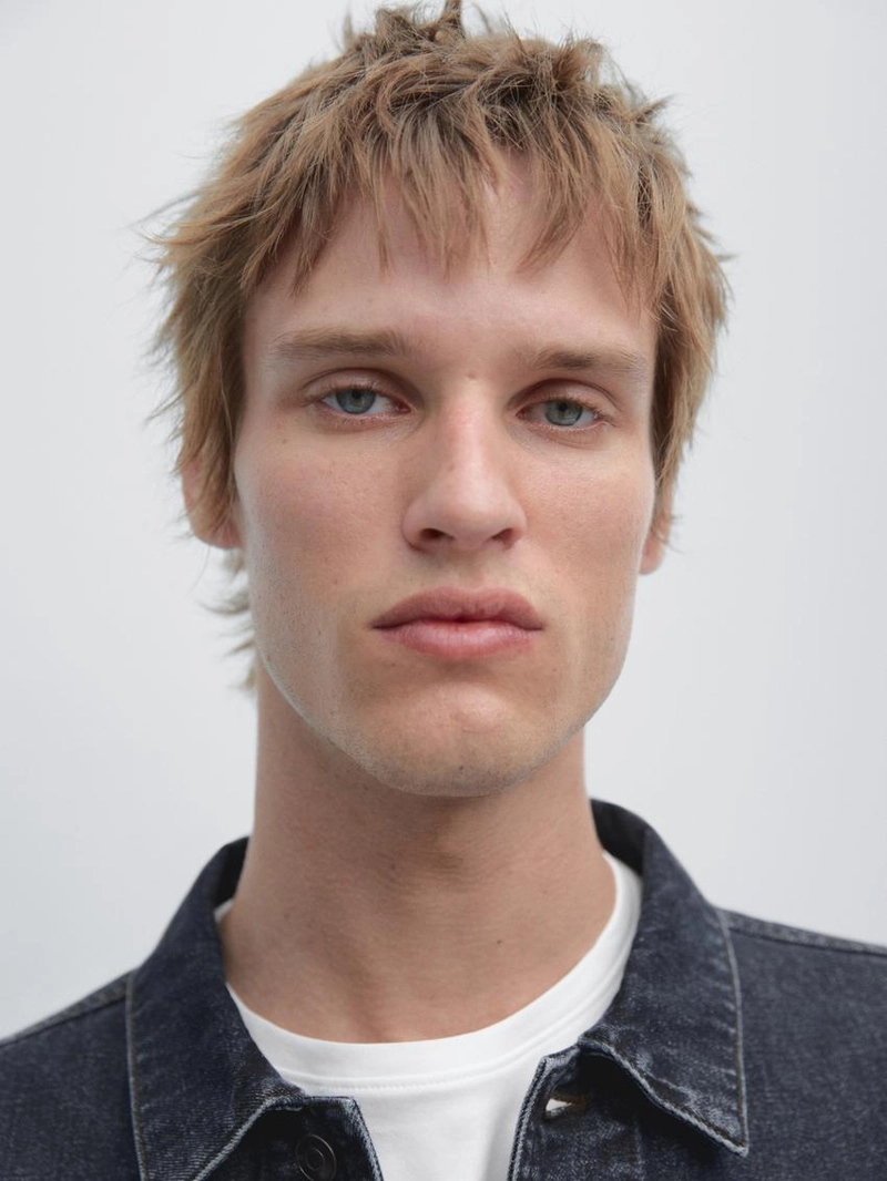 Джинсовая куртка с деталями воротника