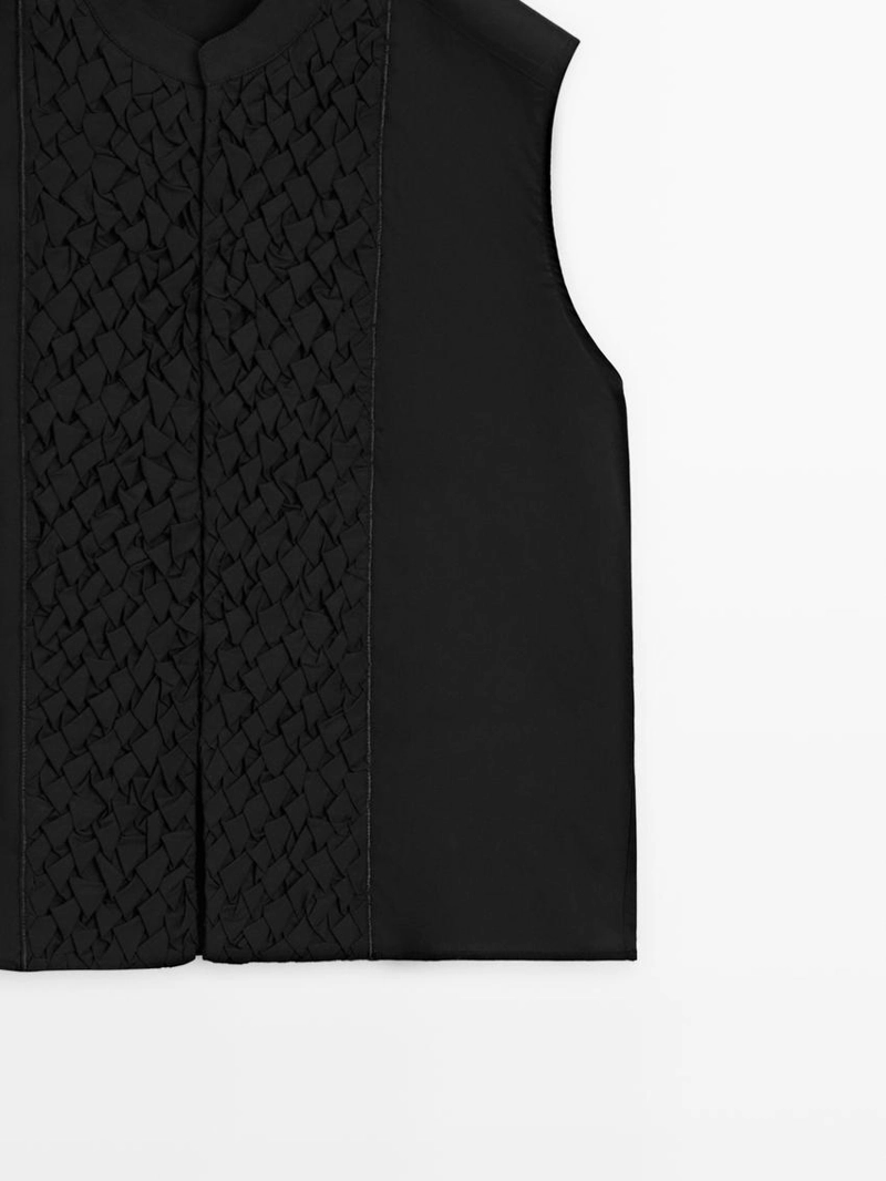 Хлопковый жилет с деталями на груди