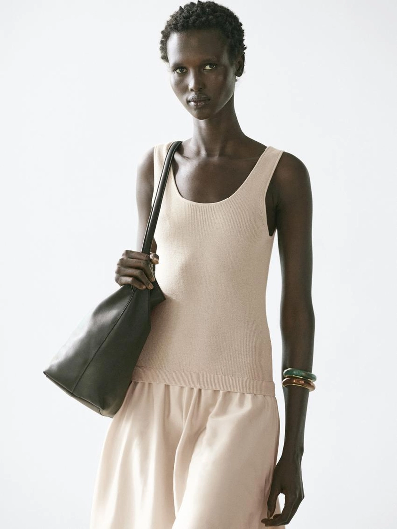 Платье с контрастными бретелями