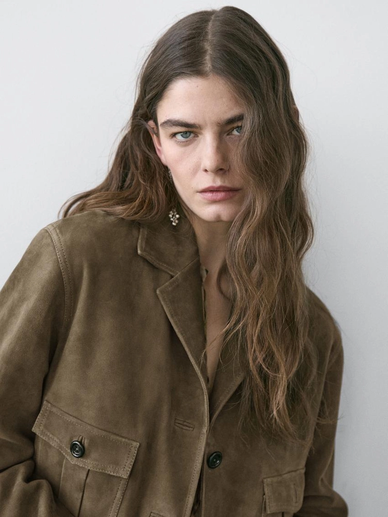 Короткая куртка из замши