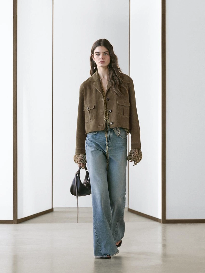 Короткая куртка из замши