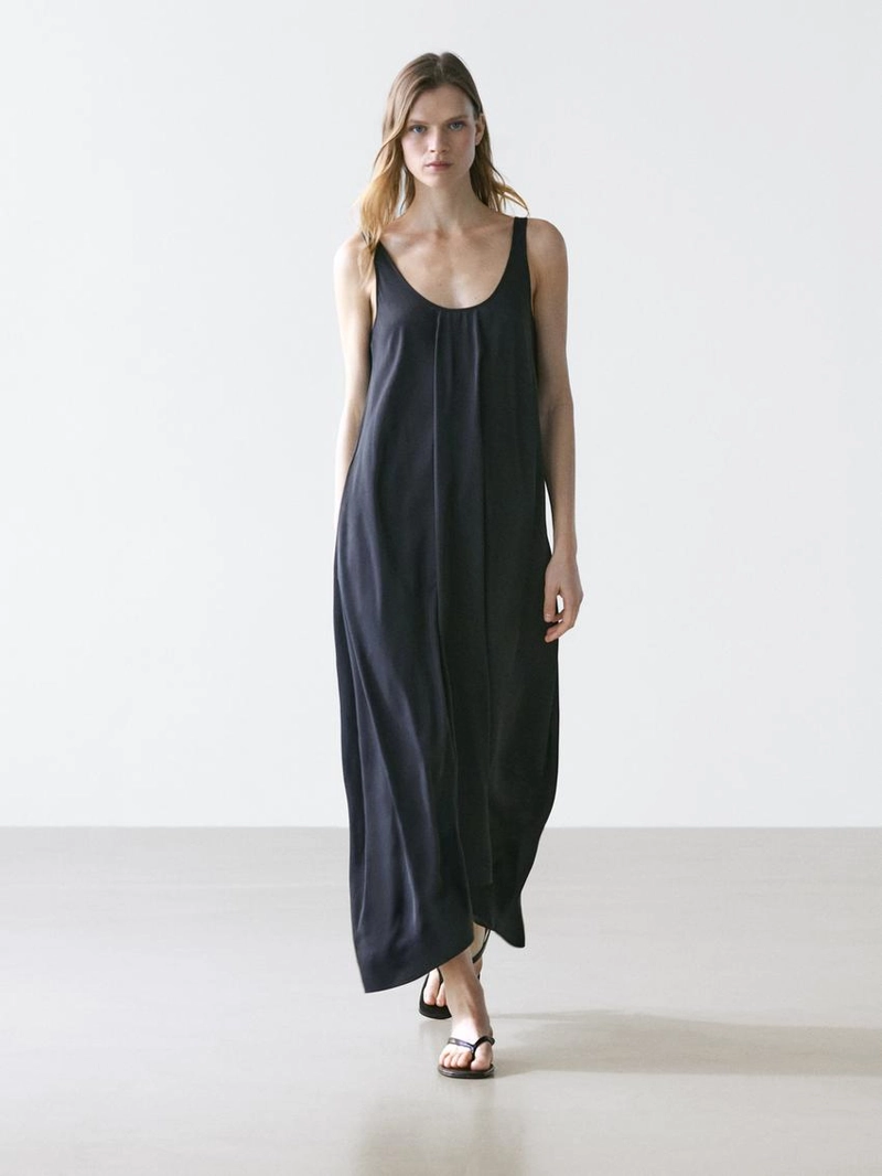 Платье с линией полоски и бретельками