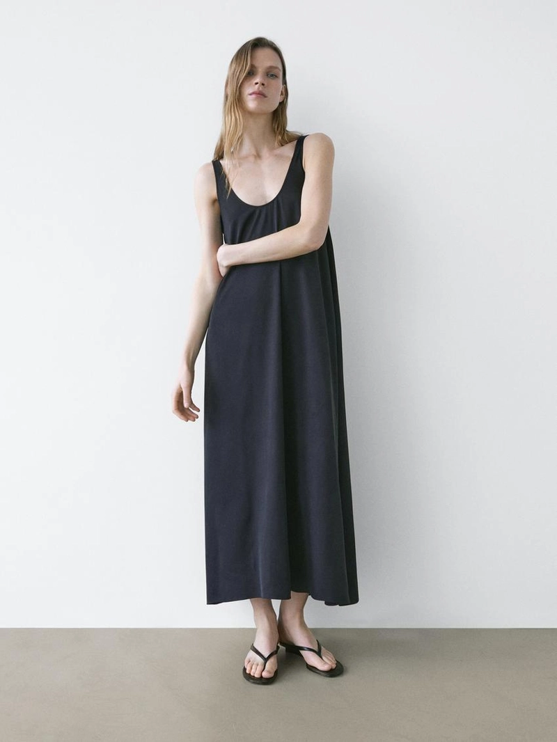 Платье с линией полоски и бретельками