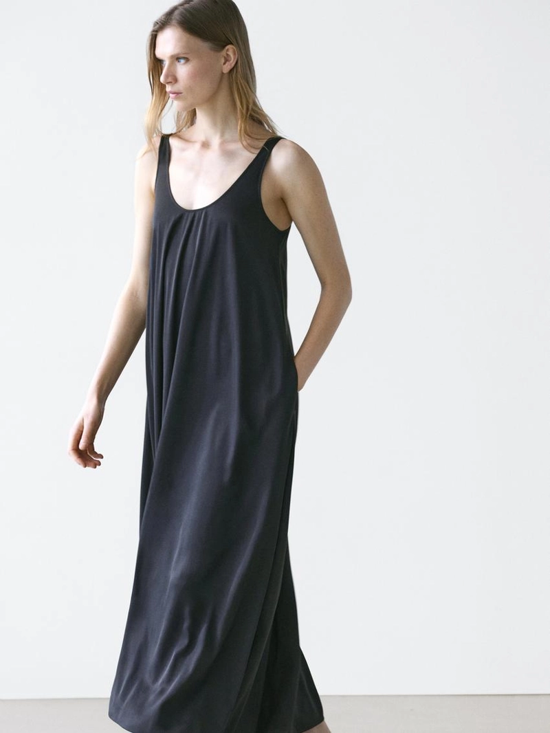 Платье с линией полоски и бретельками