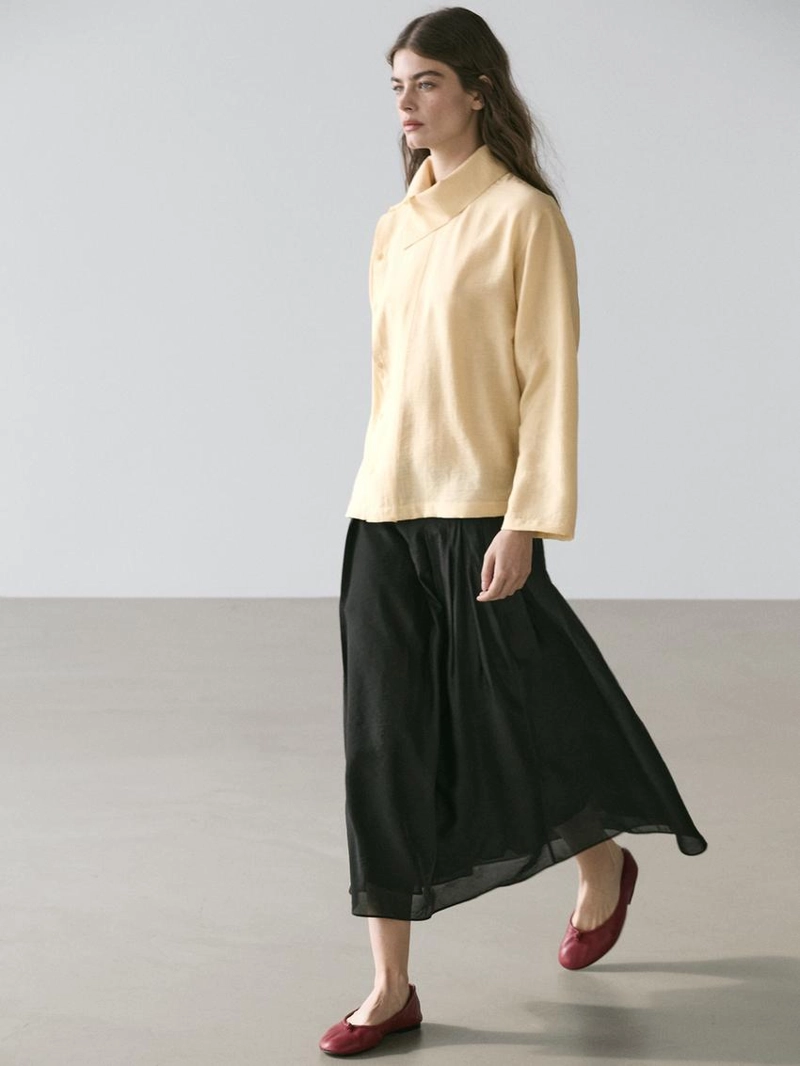 Юбка-миди с рельефами и складками