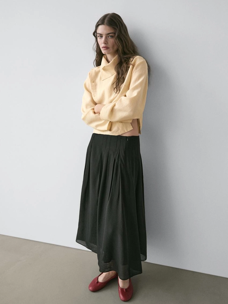 Юбка-миди с рельефами и складками