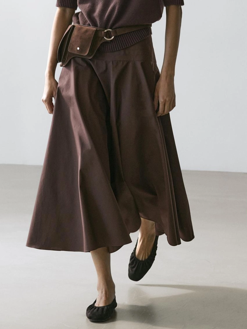 Юбка миди с поясом-корсетом и деталями швов