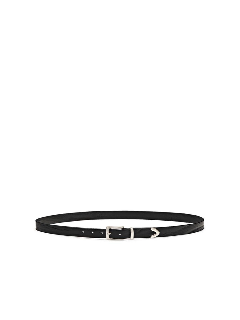 Кожанный ремень с деталями на наконечнике