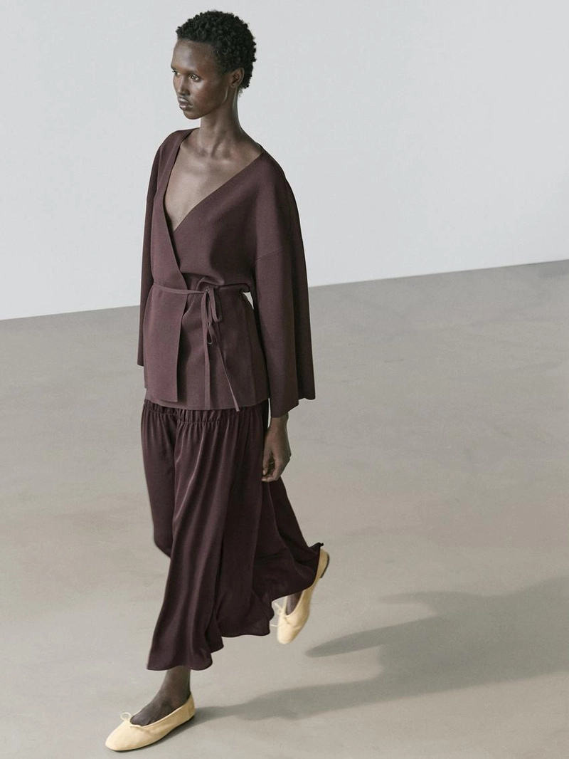 Платье-халат из мягкого трикотажа с поясом