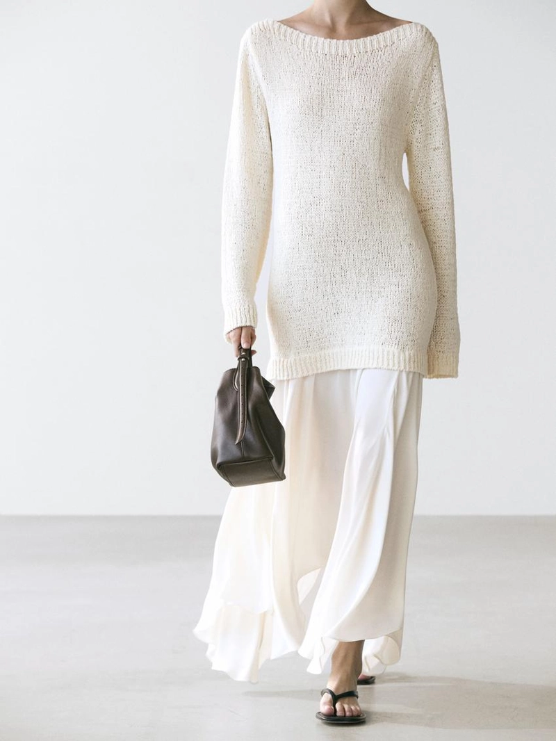 Асимметричное миди-платье с контрастными деталями