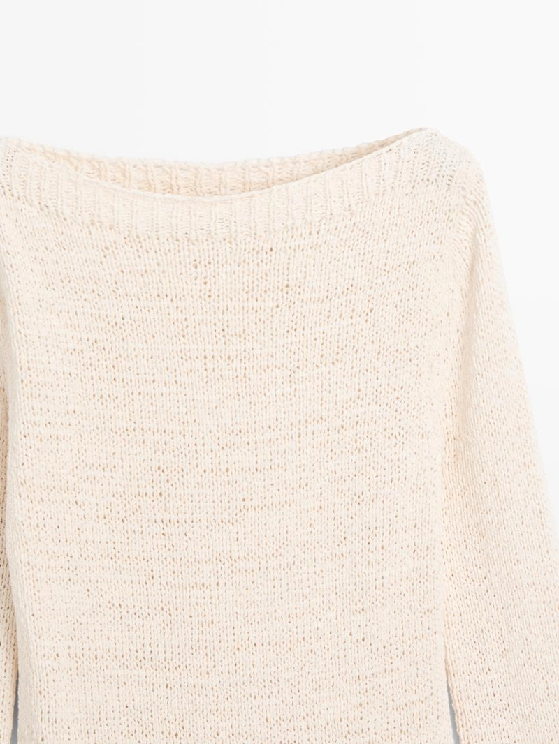 Асимметричное миди-платье с контрастными деталями