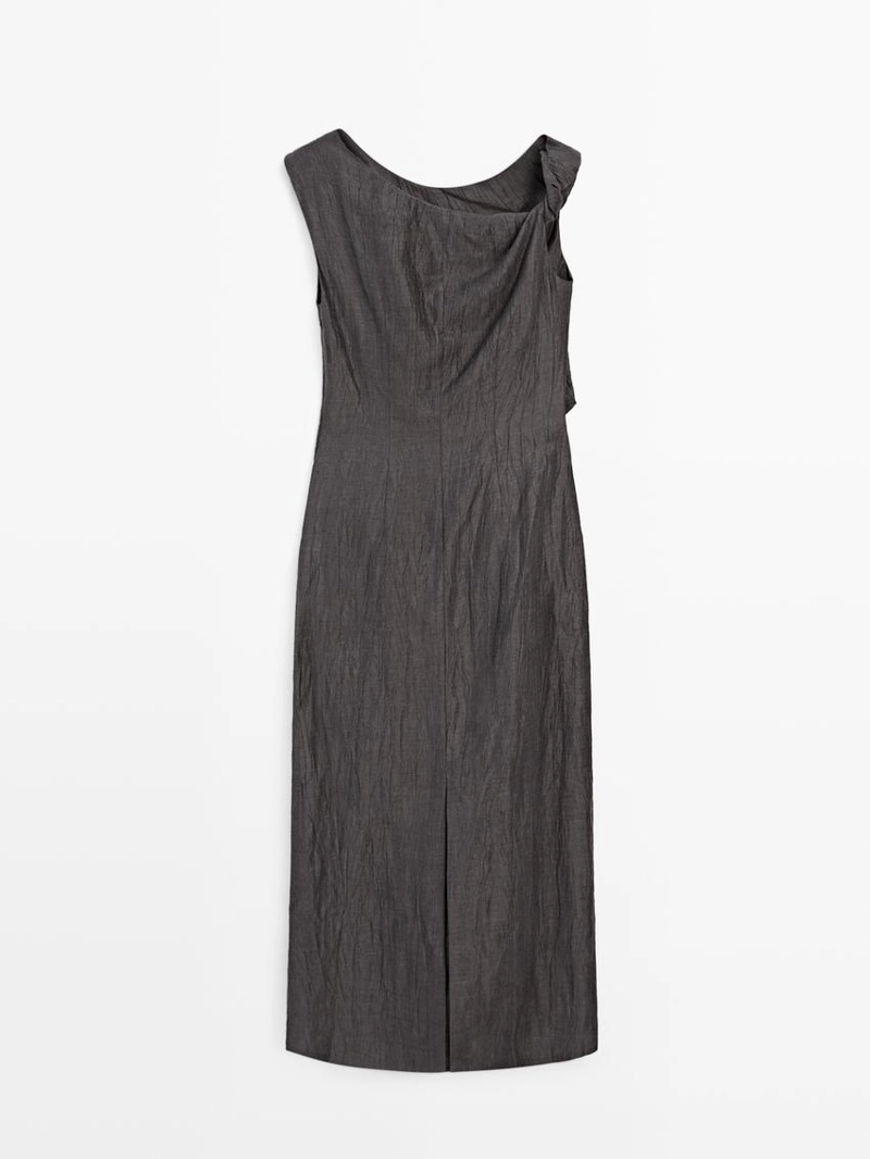 Платье миди с драпировкой на плечиках