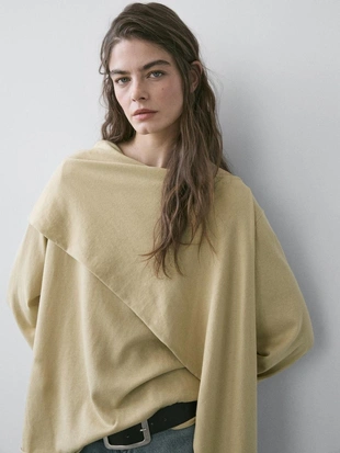 Трикотажный свитер с деталями шарфа- Заказать в России