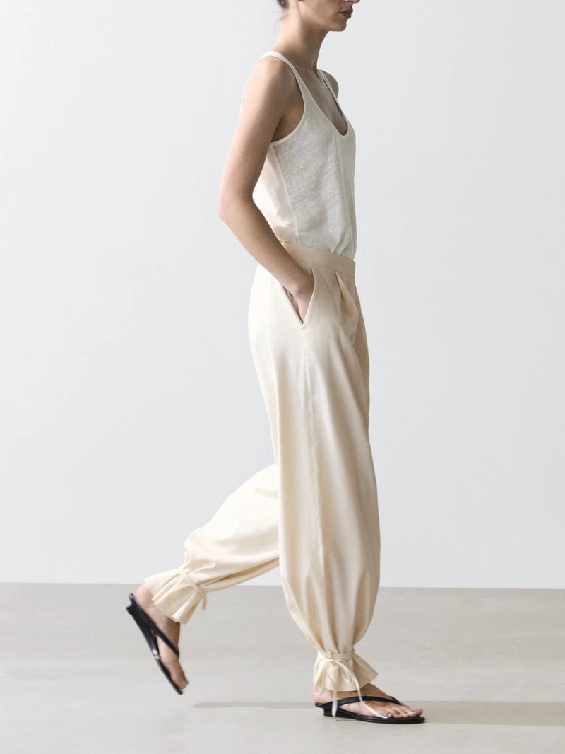 Брюки свободного кроя с завышенной талией