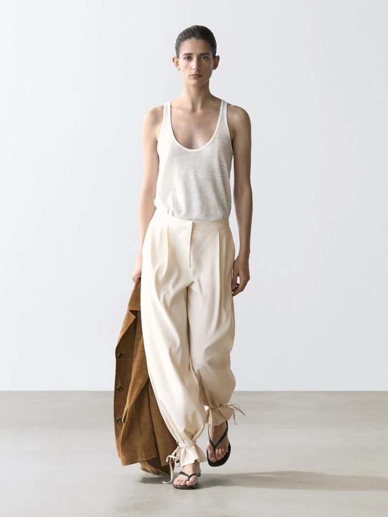 Брюки свободного кроя с завышенной талией